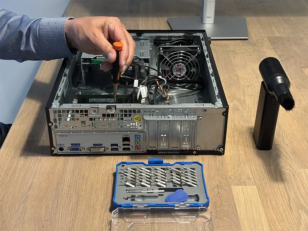 Asiantuntevan ja palvelevan tietokonehuollon kotikaynnit